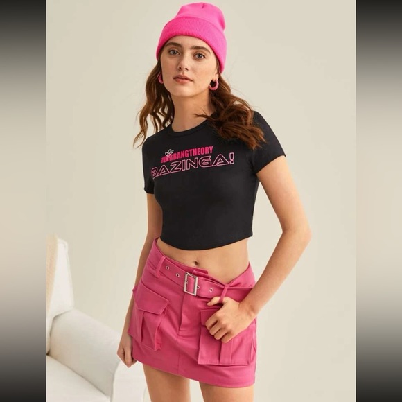 THE BIG BANG THEORY X SHEIN Letter Graphic Crop
Tee - Picture 2 of 6